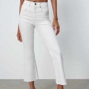 Zara cropped flare jeans in white
